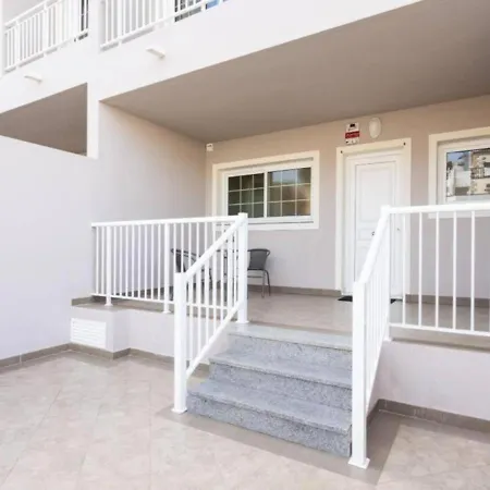 Townhouse With Pool And Sea View In קיאו סלבאחה