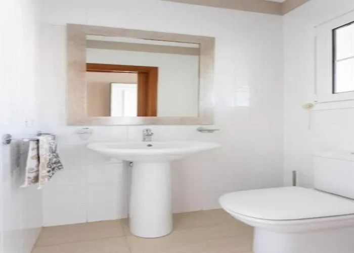 Townhouse With Pool And Sea View In Callao Salvaje