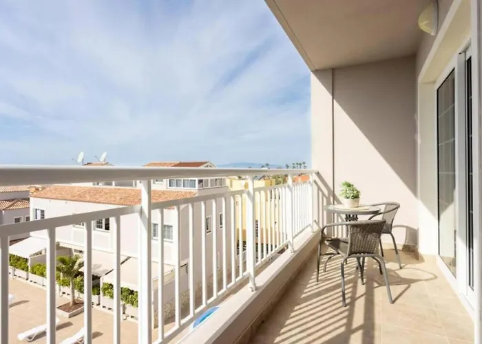 Townhouse With Pool And Sea View In Callao Salvaje