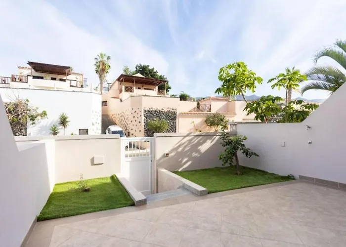 Townhouse With Pool And Sea View In * Callao Salvaje