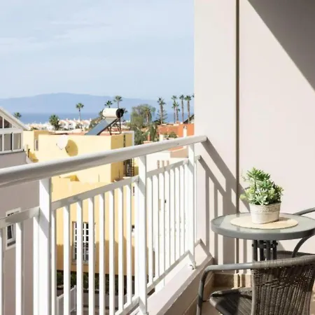 Townhouse With Pool And Sea View In 別荘