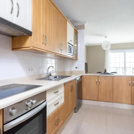 別荘 Townhouse With Pool And Sea View In
