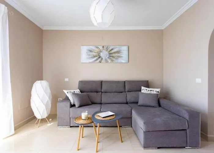 Townhouse With Pool And Sea View In 펜션